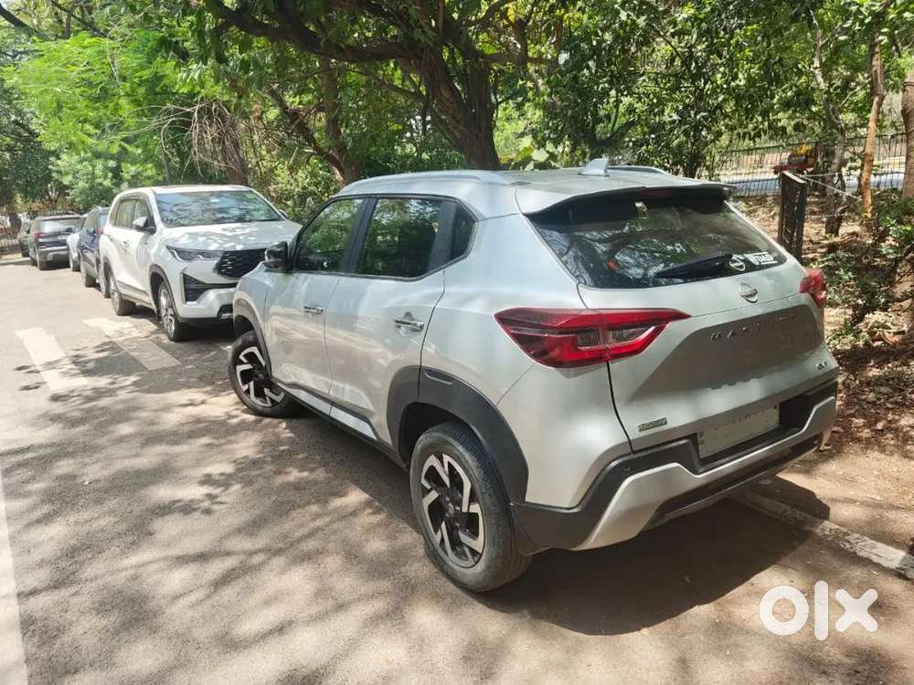 Nissan Magnite 2022 Dec Xv Premium Cvt Petrol 42000 Km Silver