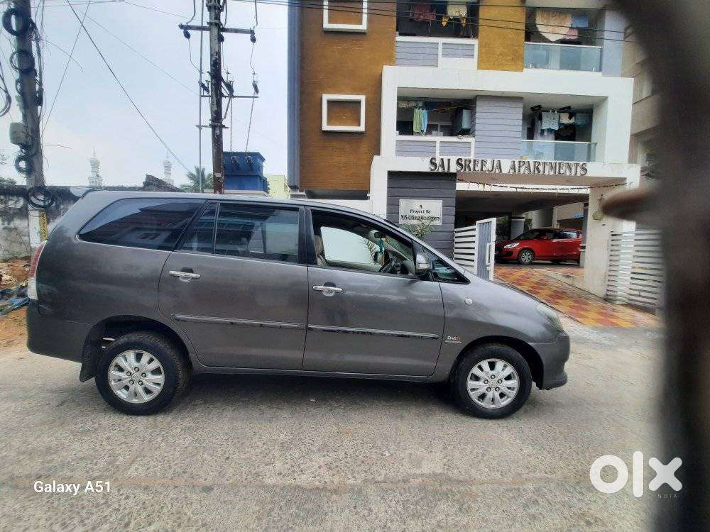 Toyota Innova 2.5 Ev Ps 8 Str Bs-iii, 2011, Diesel