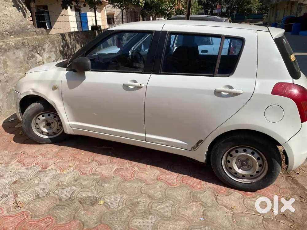 Maruti Suzuki Swift 2008 Cng & Petrol 141000 Km Driven