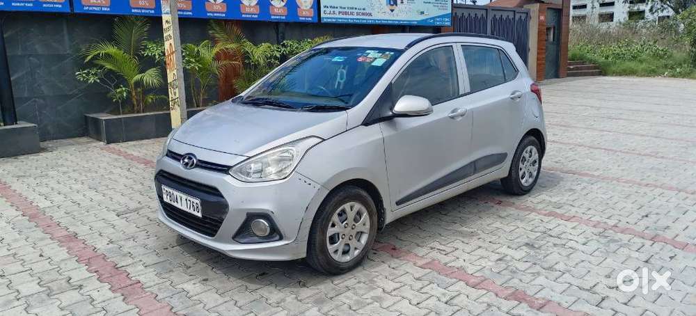 Hyundai Grand I10 1.2 Crdi Sportz Dual Tone, 2016, Petrol