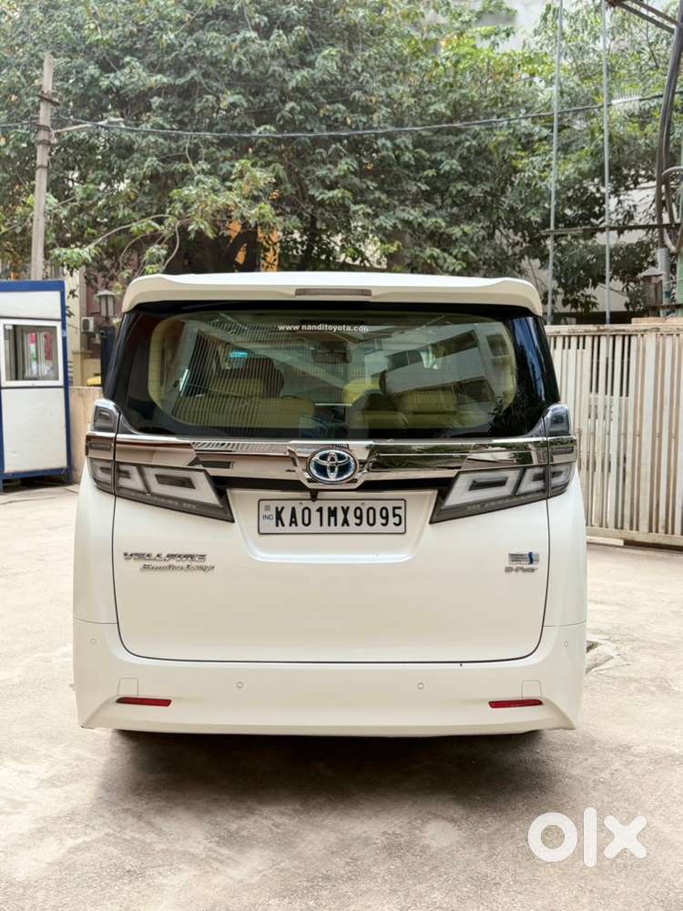 Toyota Vellfire Petrol 2022