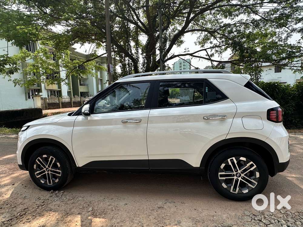 Hyundai Venue 2023 Petrol Turbo Dct Good Condition Single Owner