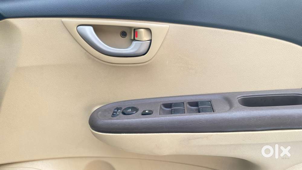 Honda Brio 2011-2013 V Mt, 2013, Petrol