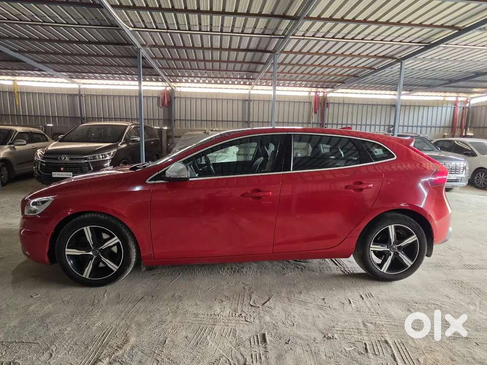 Volvo V40 2017 Diesel 97000 Km Driven. Neatly Maintained