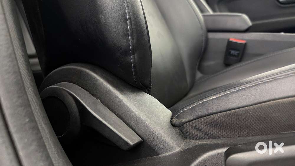 Tata Altroz 1.2 Xza Plus Dark Edition Dct, 2022, Petrol
