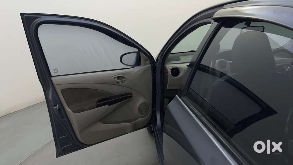 Toyota Etios Liva Vx, 2016, Petrol
