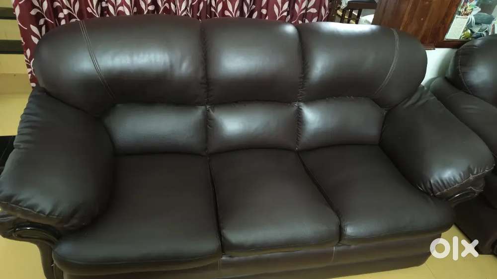 4 seater and 2 piece sofa set