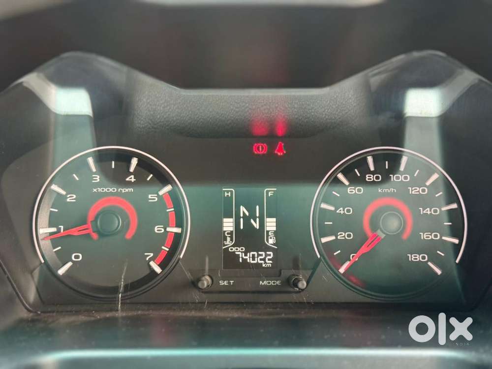 Mahindra Kuv 100 K8 5str, 2016, Petrol