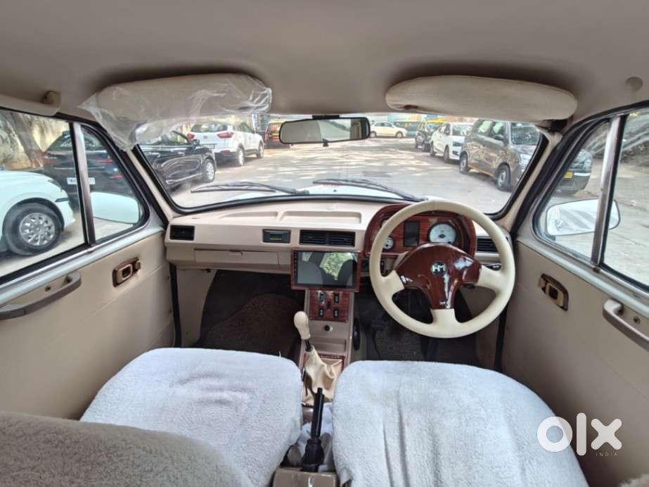 Ambassador Grand 1800 Bsiv, 2011, Petrol