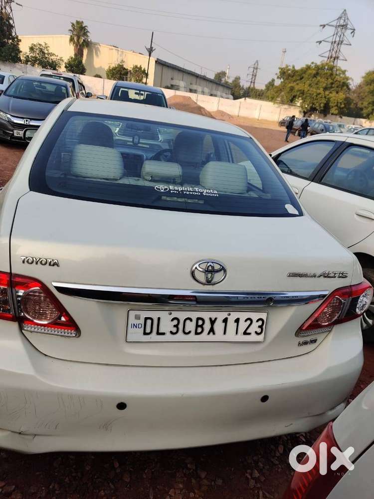 Toyota Corolla Altis, September 2012