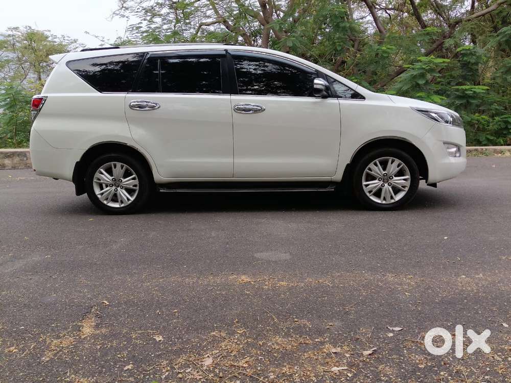 Toyota Innova Crysta 2.8z Automatic, 2016, Diesel