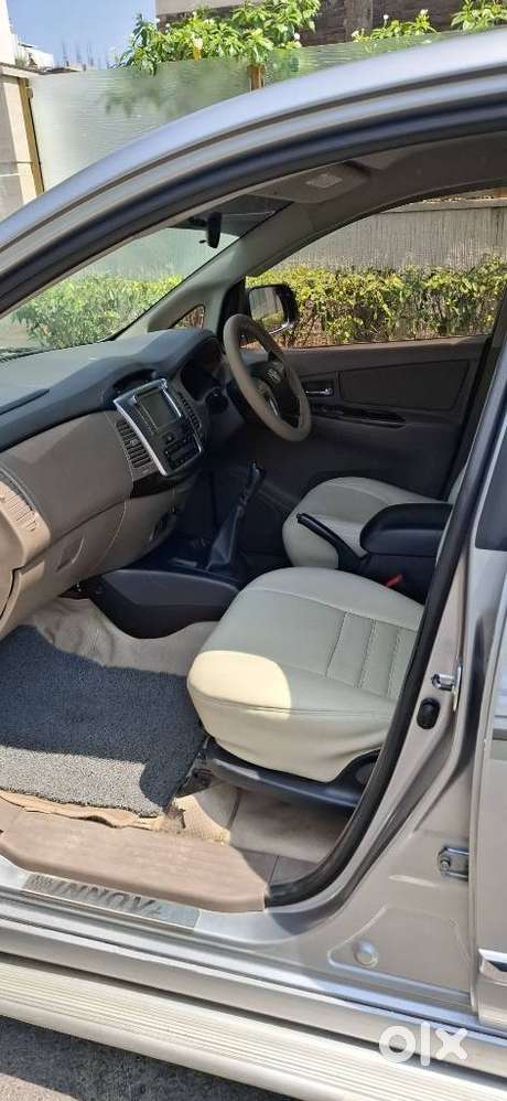 Toyota Innova 2.5 Vx 7 Seater Bs Iv, 2015