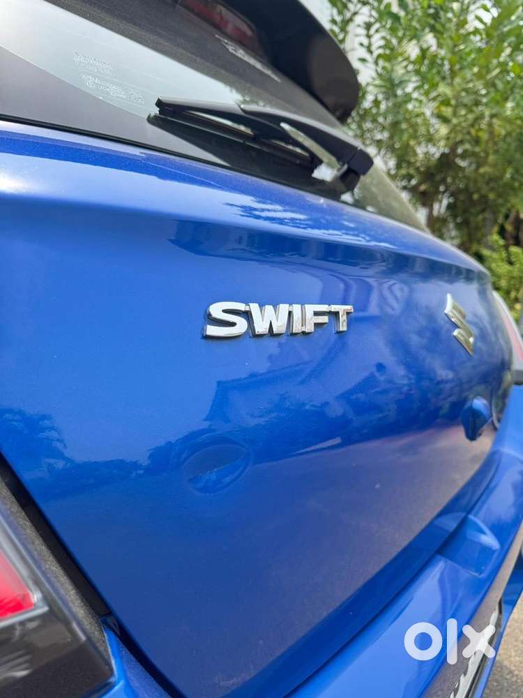 2024 Swift Zxi Plus Dual-tone Blue  Warranty Till 2030  19k Km