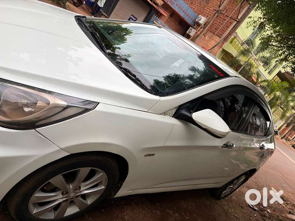 Hyundai Fluidic Verna 2014