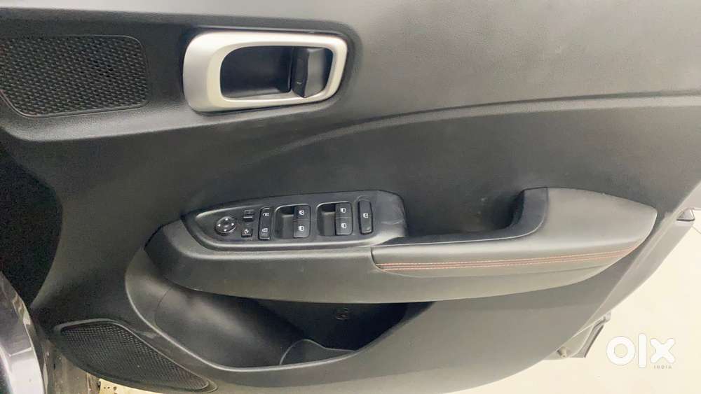 Hyundai Venue 1.0 Sx (o) Turbo Dual Tone, 2020, Petrol