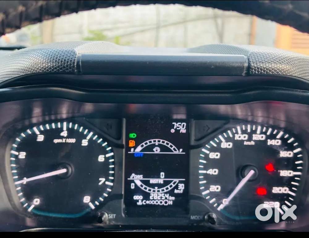 Tata Altroz 2021 Petrol 28500 Km Driven