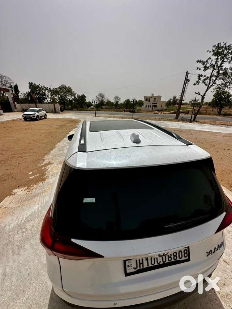 Mahindra Xuv700 Diesel Auto 2024 1st Owner