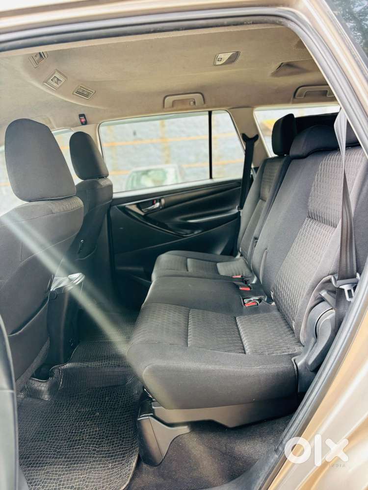 Toyota Innova Crysta 2.7 Gx Mt 8s, 2017, Diesel