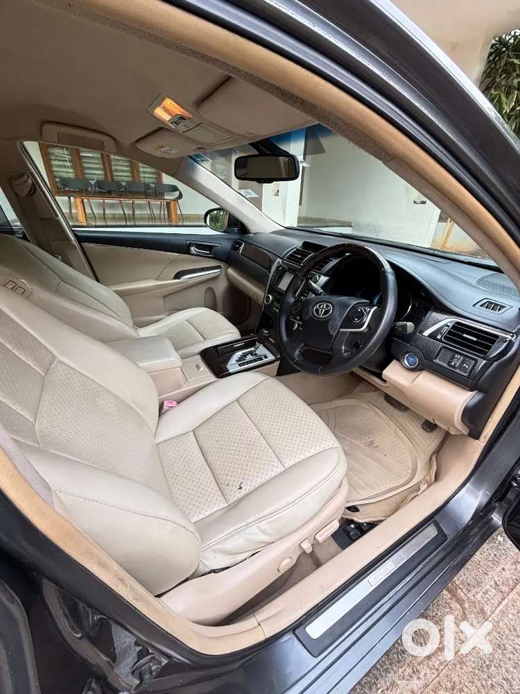 Toyota Camry Hybrid 2013