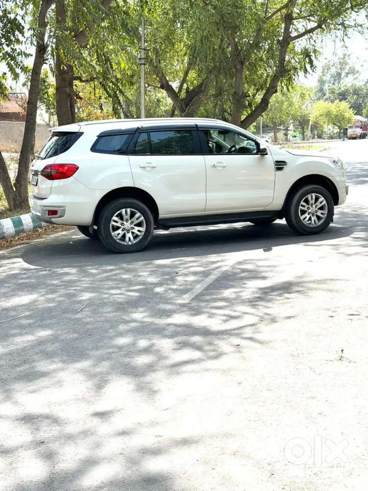 Ford Endeavour 2018 Diesel 90000 Km Driven