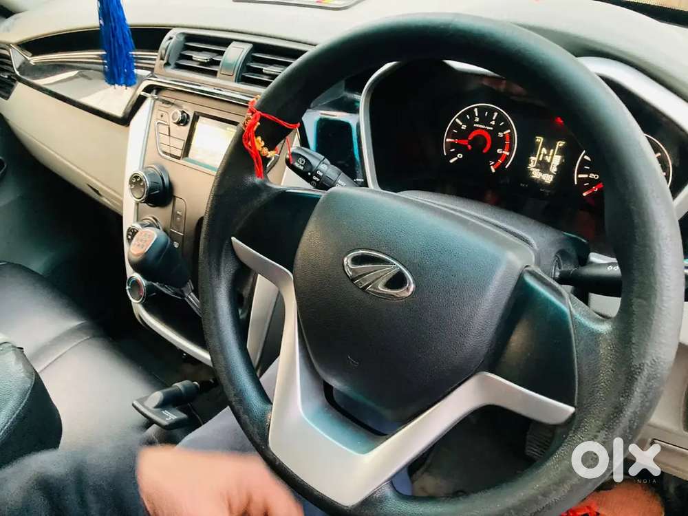 Mahindra Kuv 100 2016