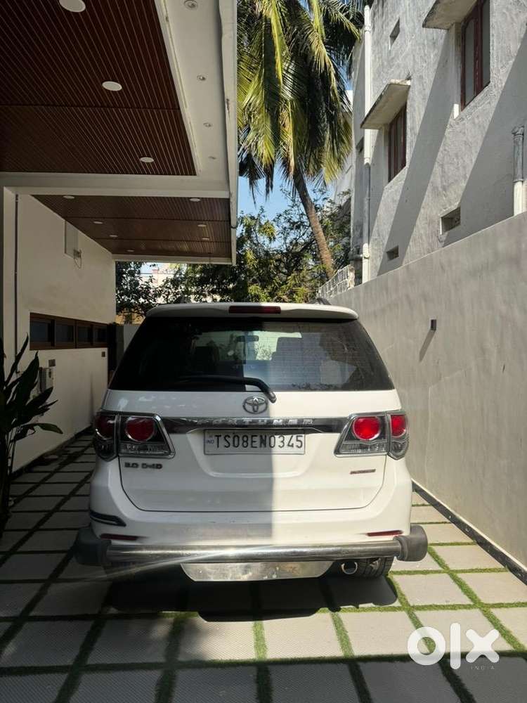 Toyota Fortuner 2015 Diesel 130000 Km Driven