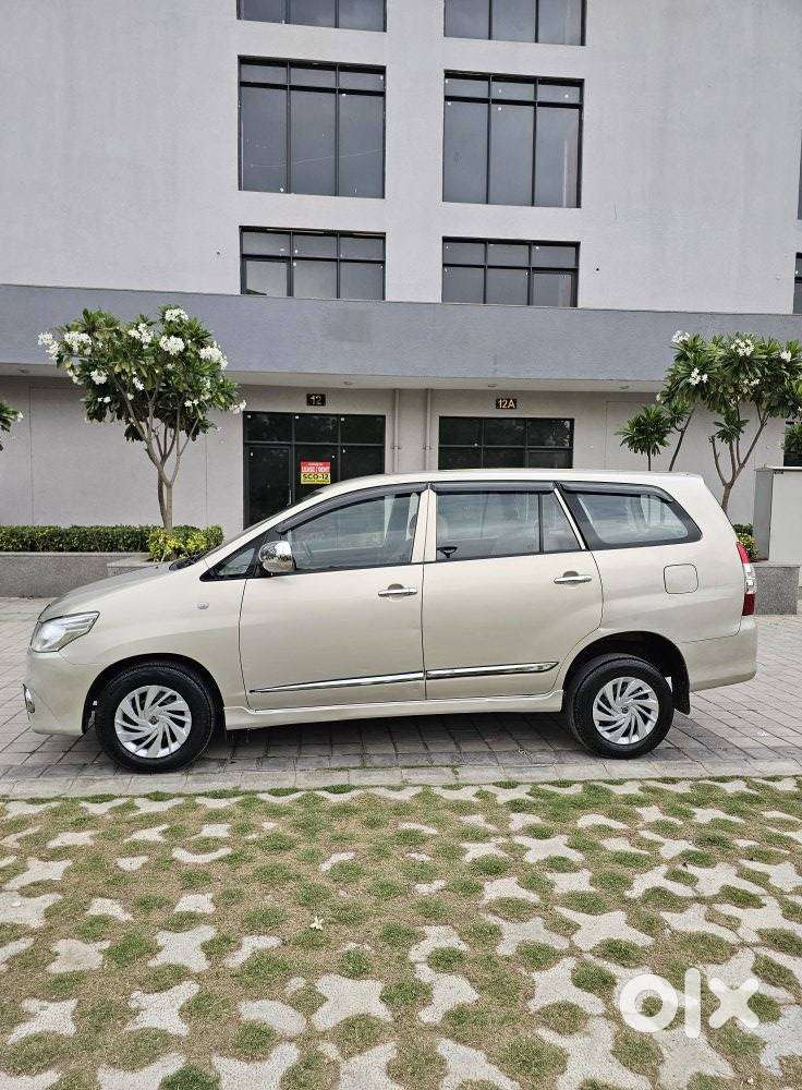 Toyota Innova 2.5 G (diesel) 8 Seater Bs Iv, 2016, Diesel