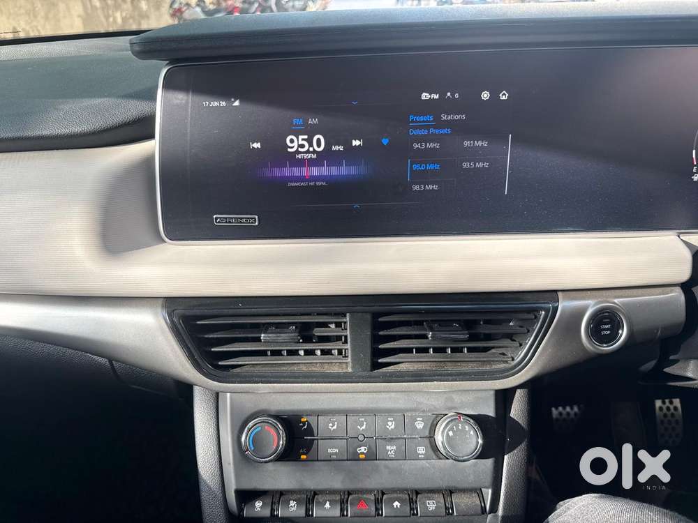 Mahindra Xuv700 2.0 Ax 5 Petrol At Str, 2026, Petrol
