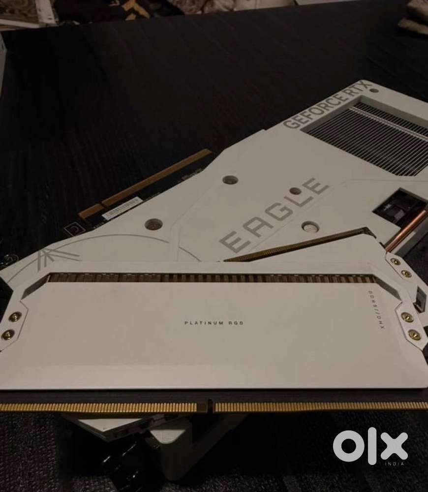 Corsair Dominator Platinum RGB White, 32GB (2×16GB) DDR5 6200mhz.