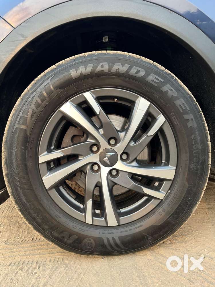 Mahindra Xuv700 2.2 Ax 5 Diesel Mt Str, 2022, Diesel