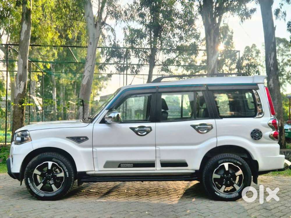 Mahindra Scorpio Classic 2.2 S 11 Mt 7 Str, 2024, Diesel