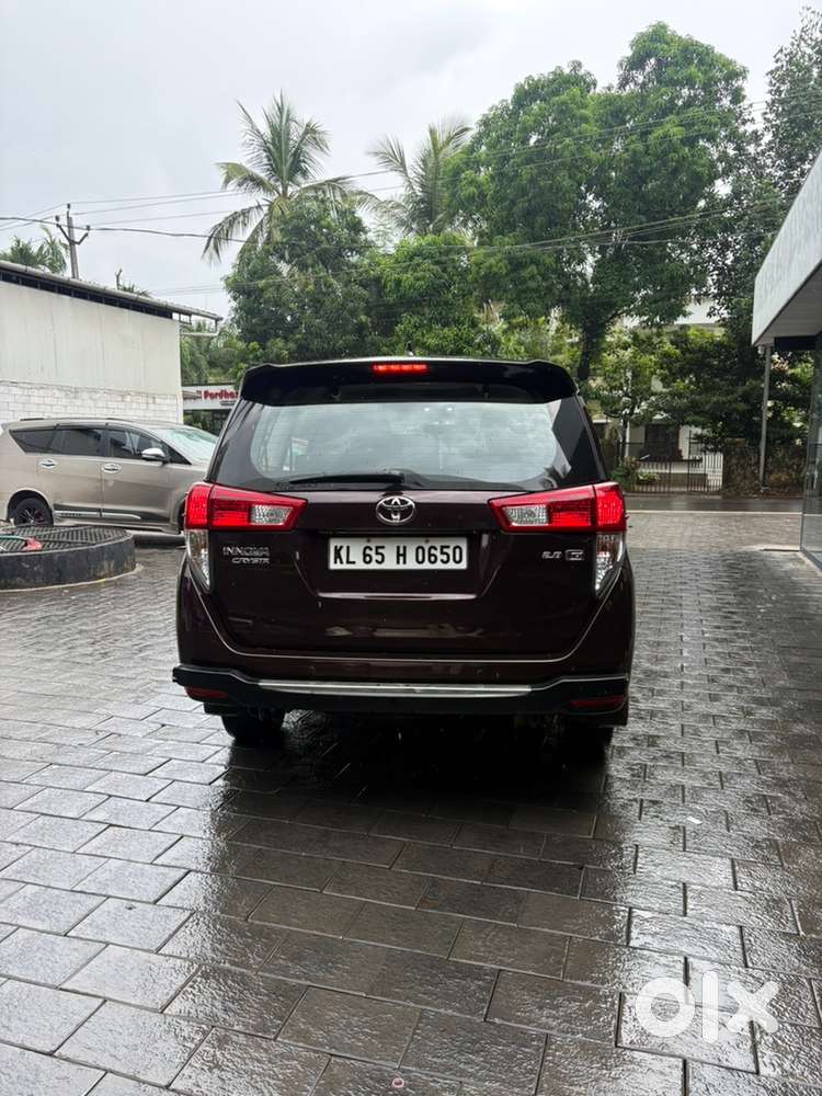 Toyota Innova Crysta Diesel 2016