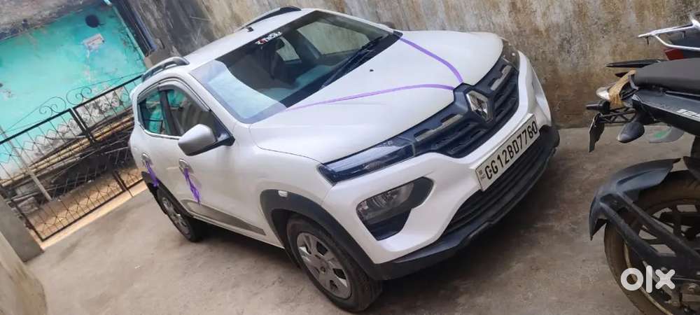 एकदम मस्त चकाचक है नया जैसा लग रहा है गाड़ी