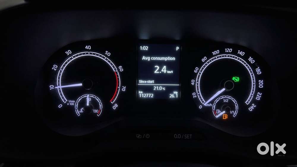 Skoda Slavia Ambition 1.0l Tsi At, 2022, Petrol