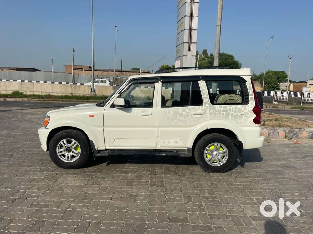 Mahindra Scorpio Vlx 2wd Abs At Bsiii, 2014, Diesel