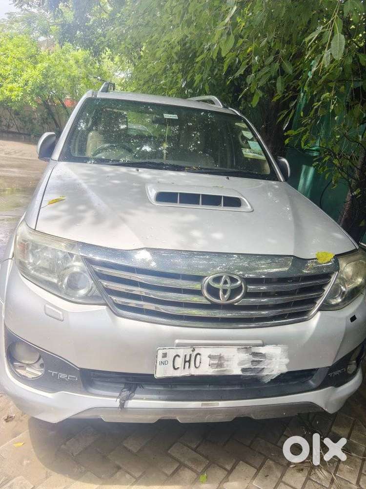 Toyota Fortuner 4x2 Manual, 2013, Diesel