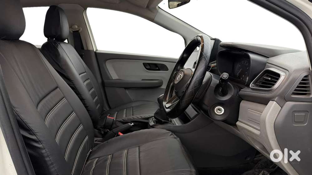 Tata Altroz 1.2 Xe, 2021, Petrol