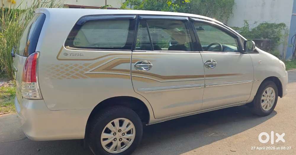 Toyota Innova 2011 Diesel Well Maintained