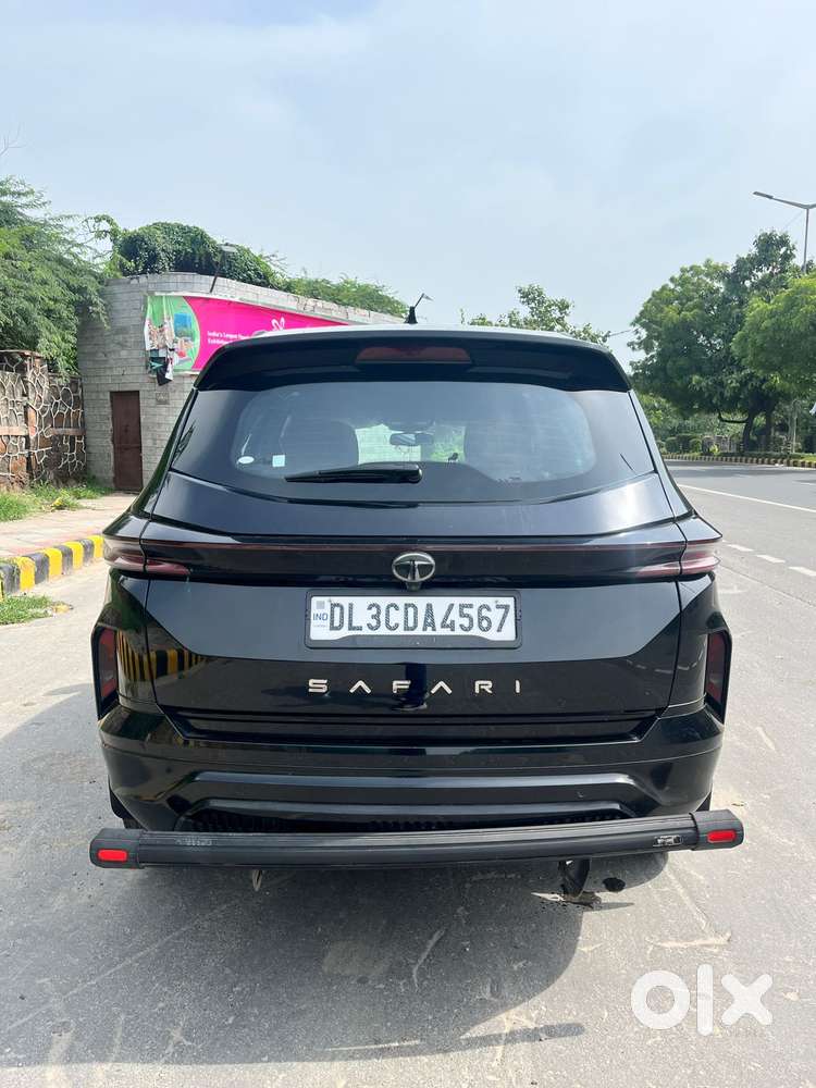 Tata Safari Accomplished Plus Dark Edition, 2024, Diesel
