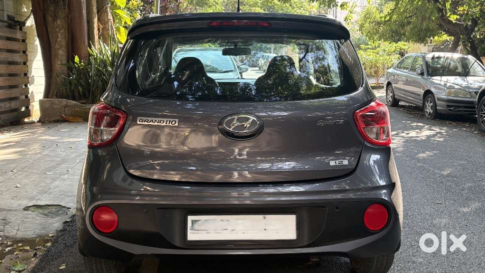 Hyundai i10 Sportz AT, 2019, Petrol