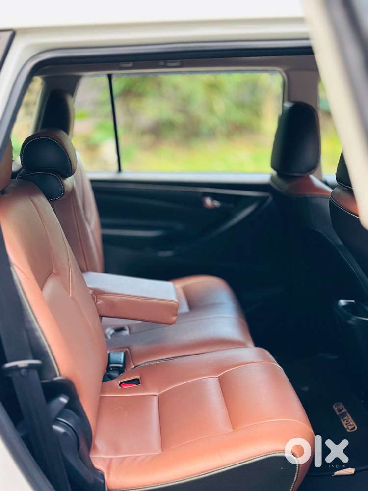 Toyota Innova Crysta 2.4 G Mt 7 Str, 2022, Diesel