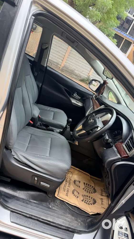 Toyota Innova Crysta 2.4 Z 2016