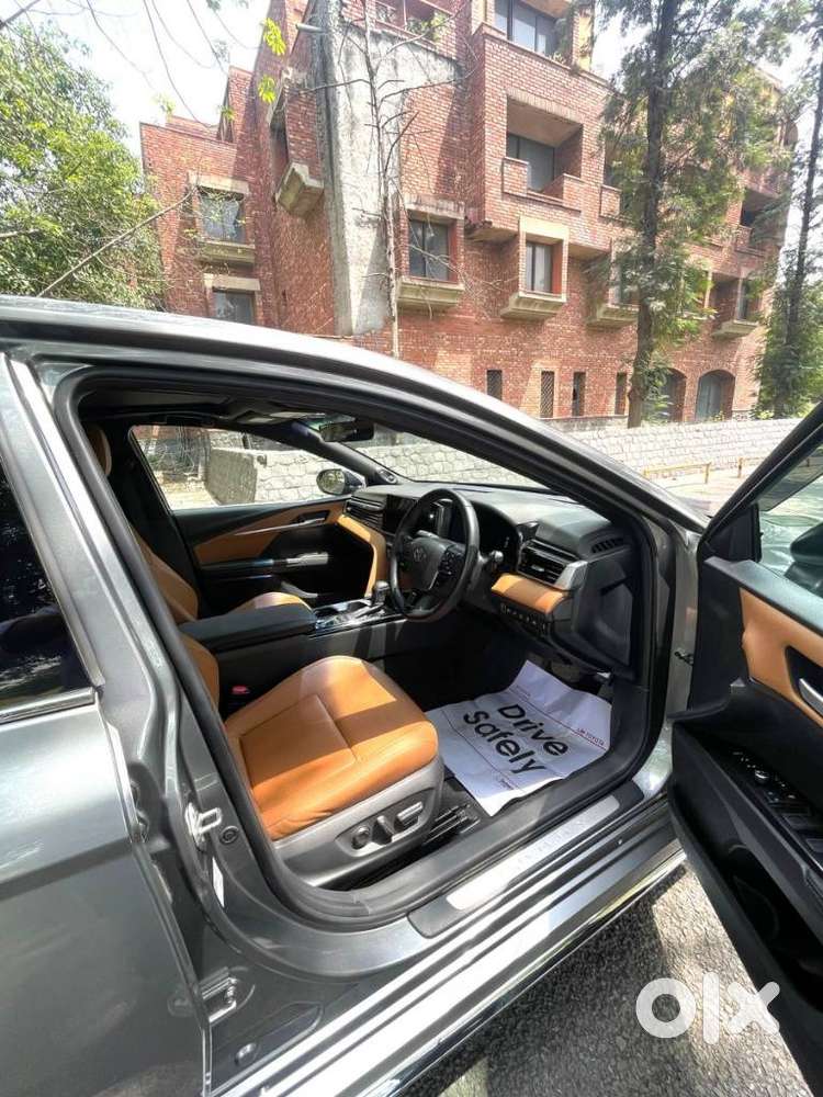 Toyota Camry 2.5 Hybrid, 2025, Petrol