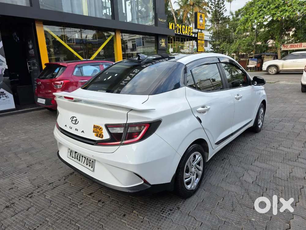 Hyundai Aura S Cng Under Warranty