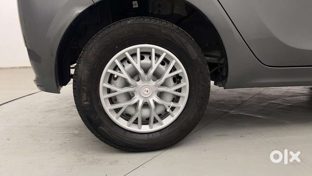 Tata Tiago Xe, 2025, Petrol