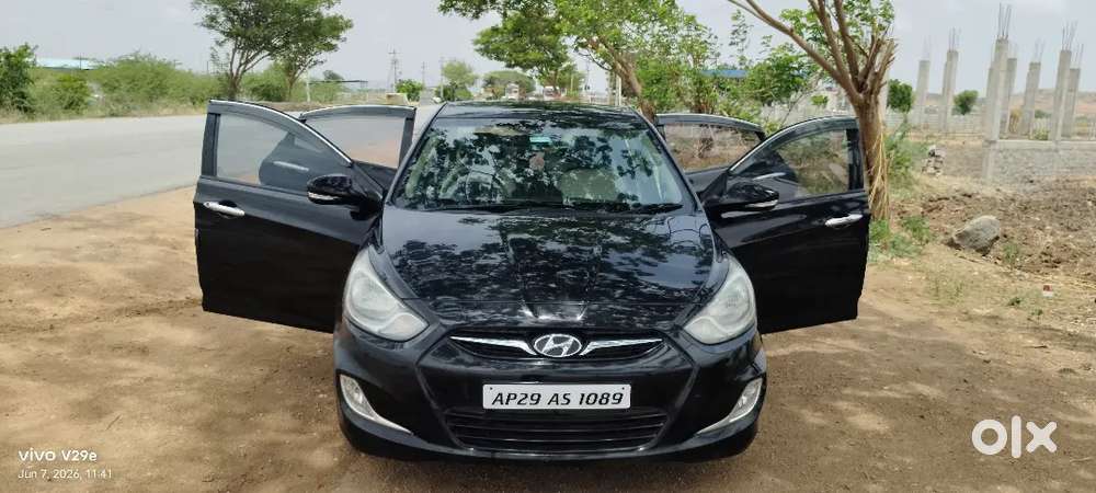 Hyundai Fluidic Verna 2011