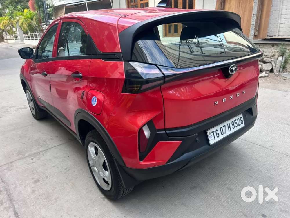 Tata Nexon, 2024, Petrol