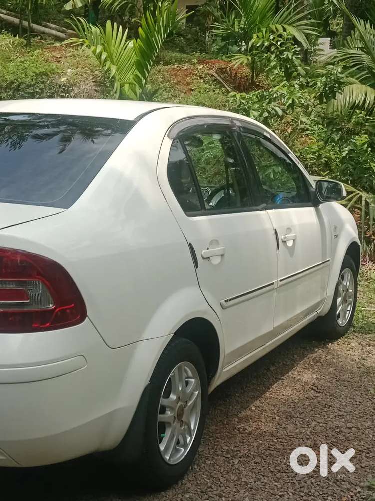 Ford Fiesta 2009 Petrol 109000 Km Driven