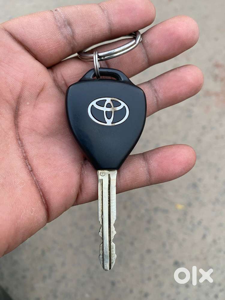 Toyota Innova 2.5 G (diesel) 8 Seater, 2015, Diesel