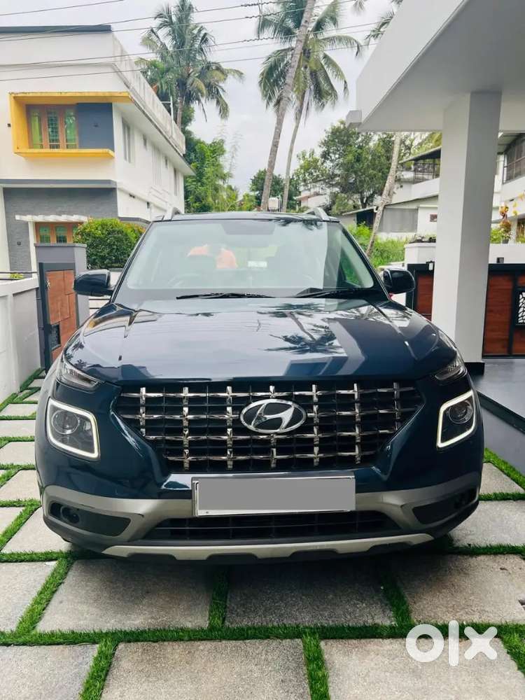 Hyundai Venue 2020 Petrol Well Maintained